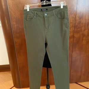 Olive Green d.jeans